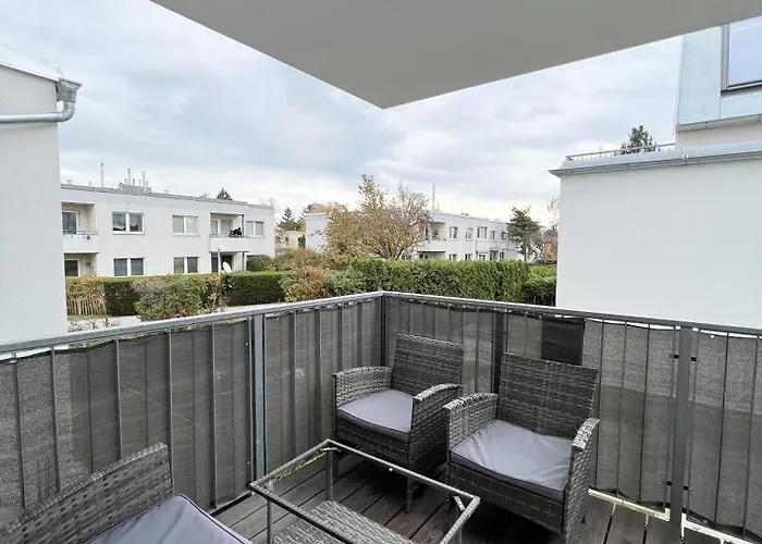 Modern W/ Cozy Balcony Near Center