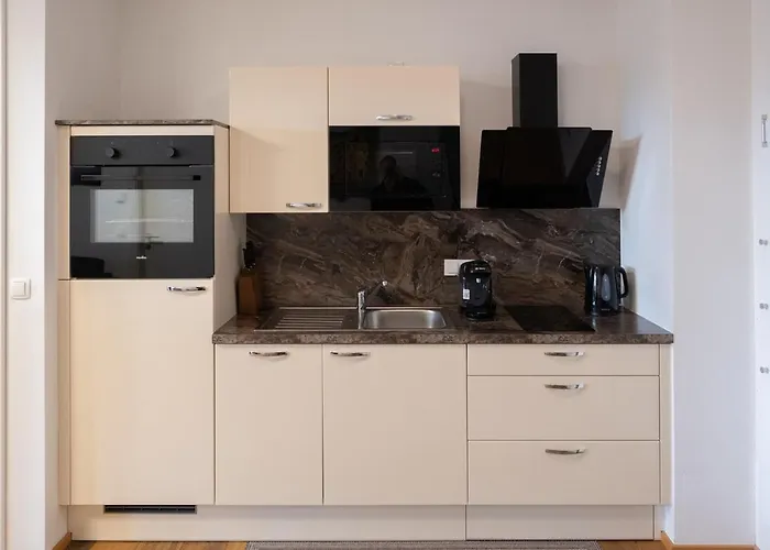 Modern W/ Cozy Balcony Near Center * וינה