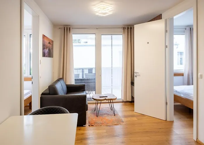 Modern W/ Cozy Balcony Near Center דירה וינה