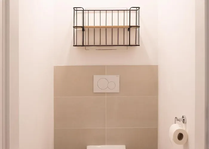 Modern W/ Cozy Balcony Near Center