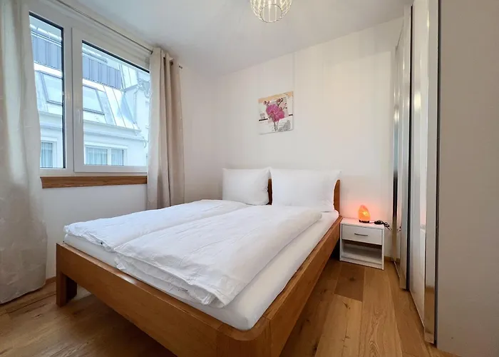 דירה Modern W/ Cozy Balcony Near Center וינה